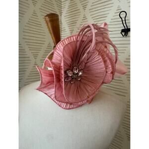 Whittall & Shon Women’s Pink Large Bow Feather Fascinator Headband